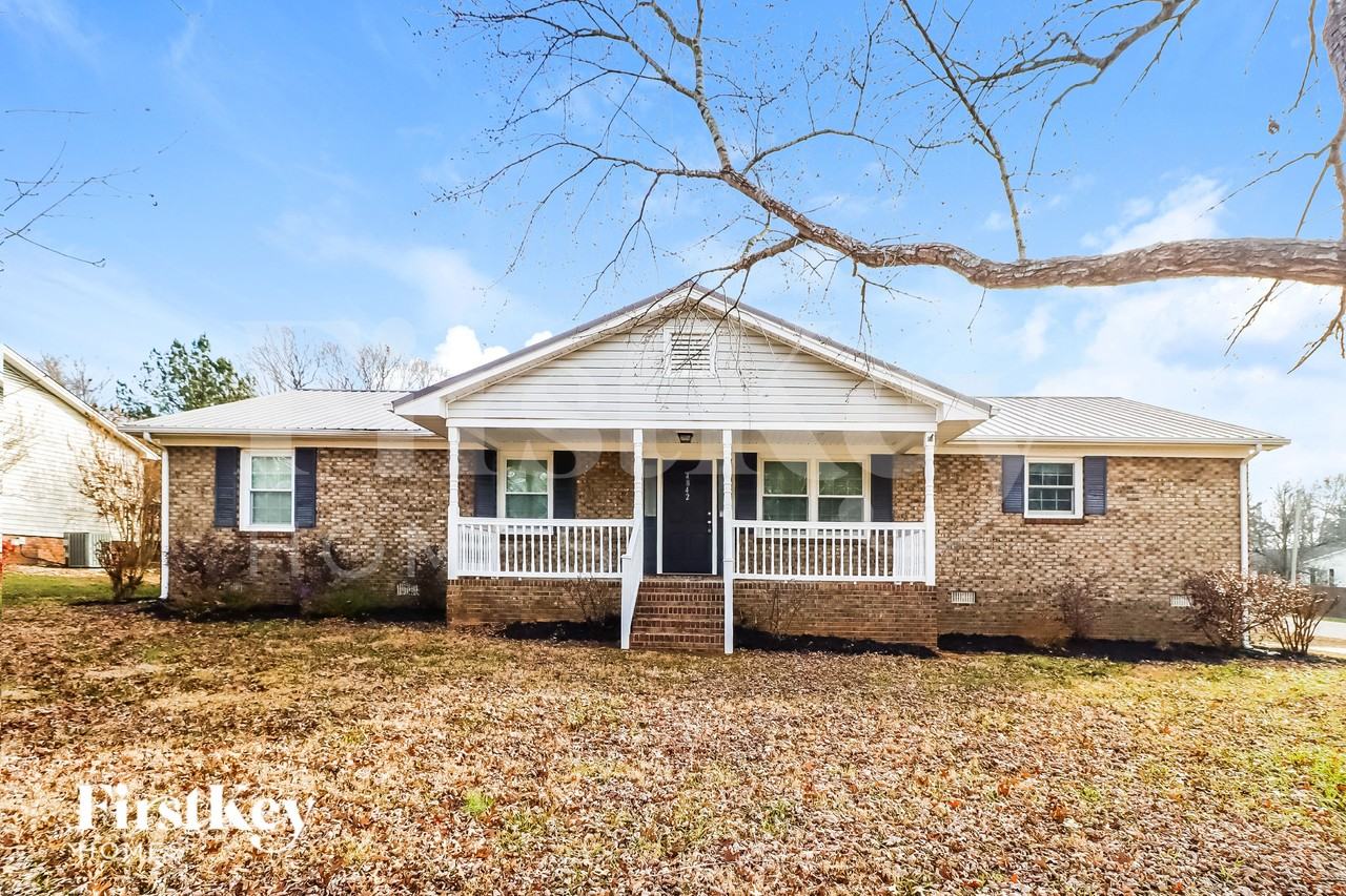 4842 Greenwood Dr - Photo 2 of 16