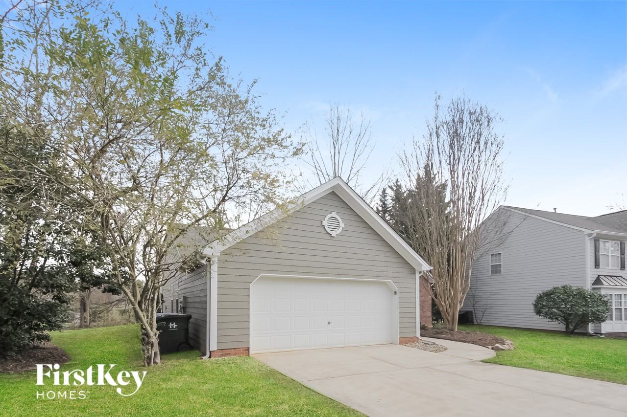 7514 Lullwater Cv - Photo 3 of 15