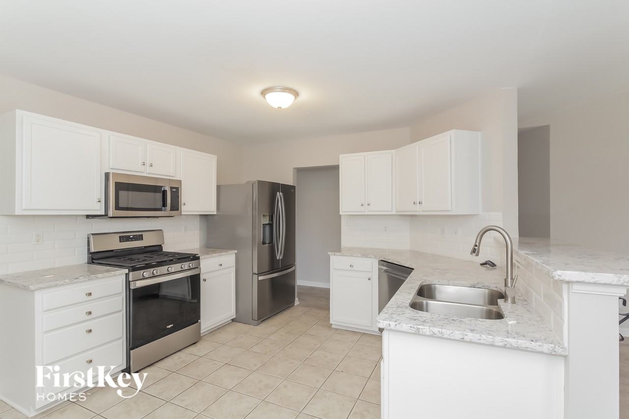 7514 Lullwater Cv - Photo 6 of 15