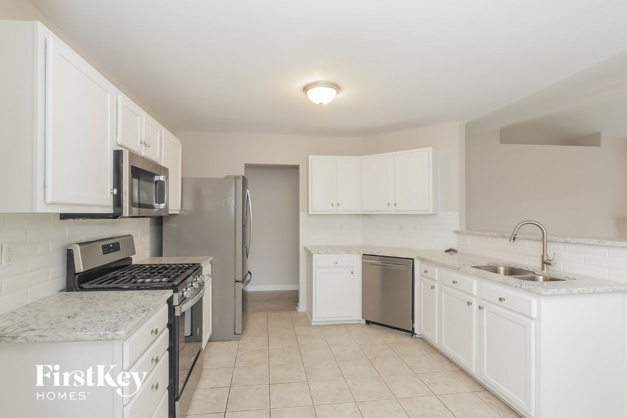 7514 Lullwater Cv - Photo 7 of 15