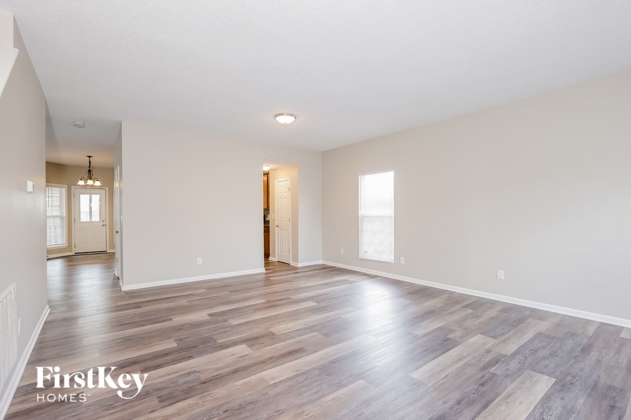 8709 Gooch Ct - Photo 2 of 15