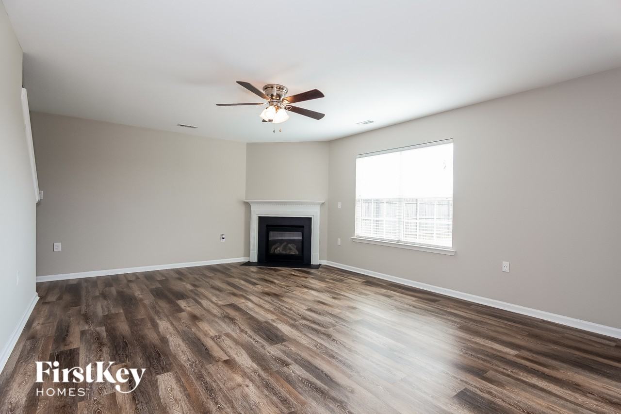 1831 Eastway Drive - Photo 2 of 15