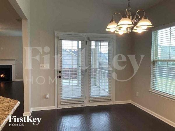 1509 Scarbrough Circle Southwest - Photo 4 of 11