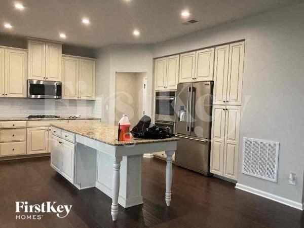 1509 Scarbrough Circle Southwest - Photo 6 of 11