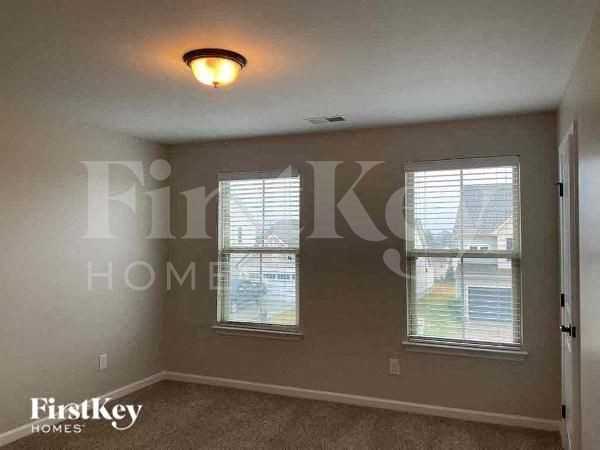 1509 Scarbrough Circle Southwest - Photo 7 of 11