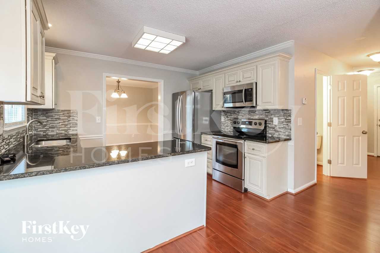 1608 Ballard Ct - Photo 4 of 15