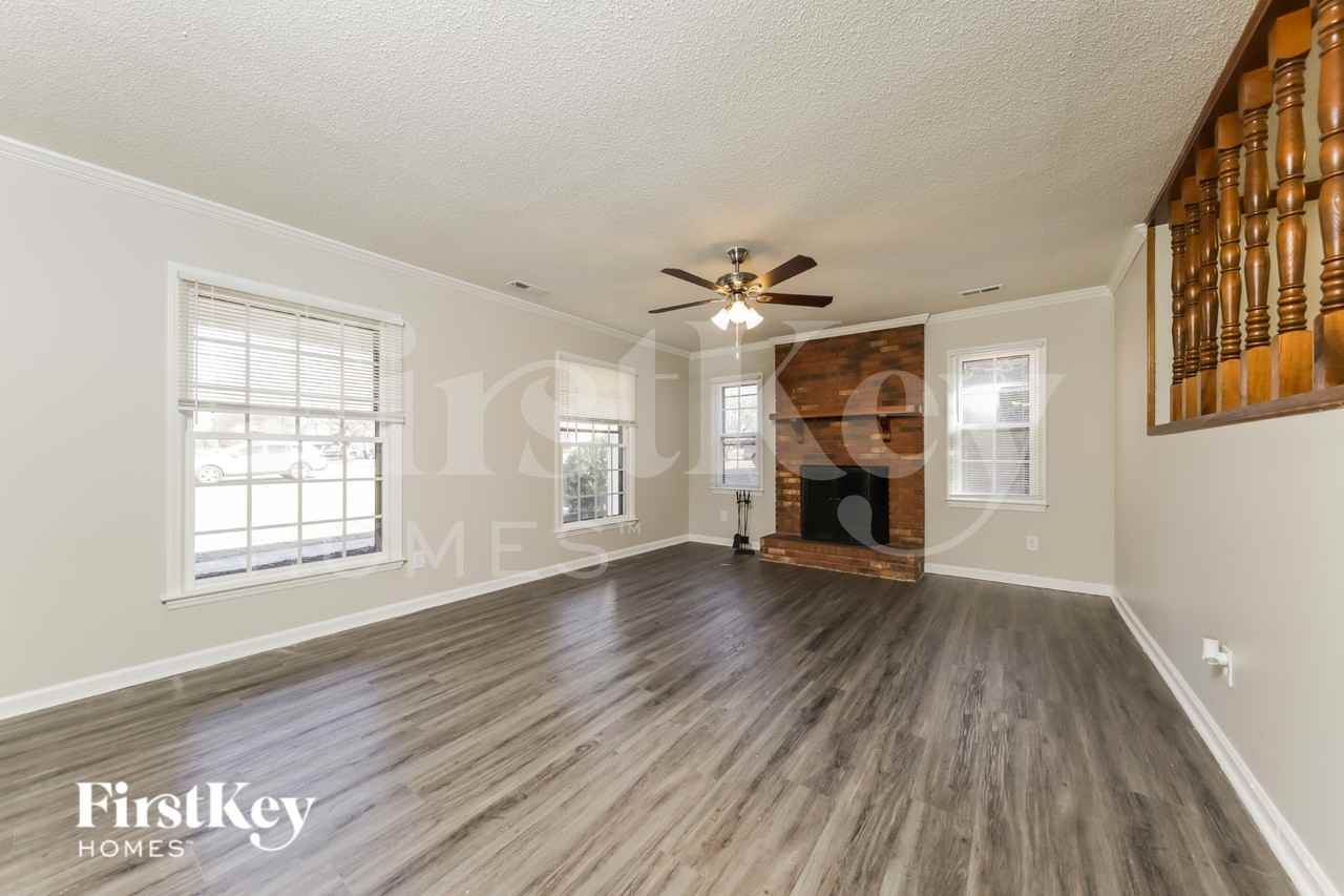 2016 Claxton Drive Southwest - Photo 3 of 15