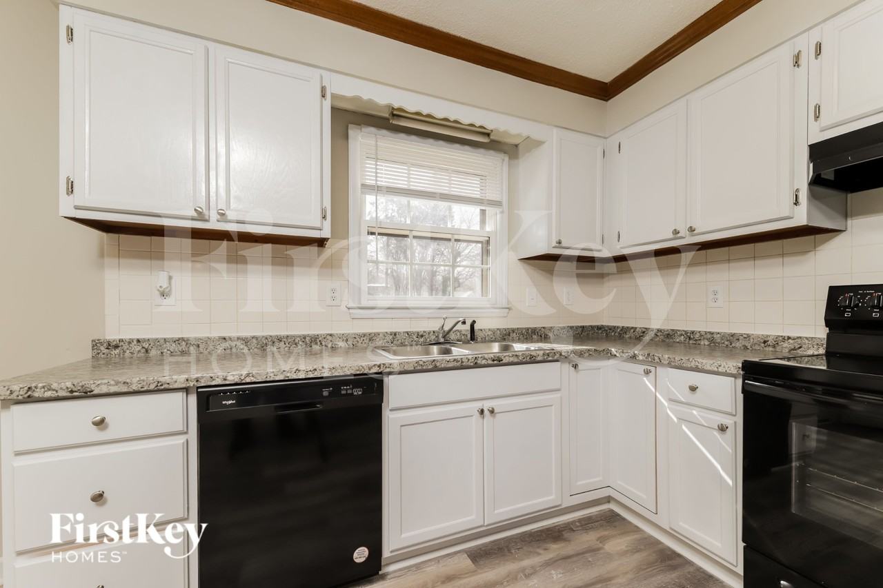 2016 Claxton Drive Southwest - Photo 7 of 15