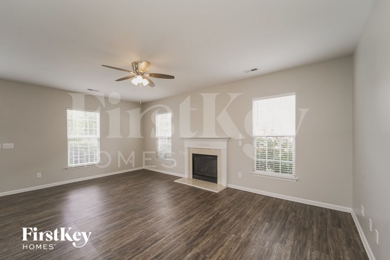 5525 Rogers Road - Photo 3 of 16