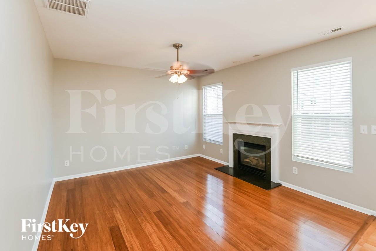 3121 Crisp Wood Ln - Photo 3 of 15