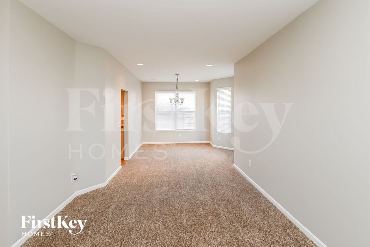 3121 Crisp Wood Ln - Photo 4 of 15