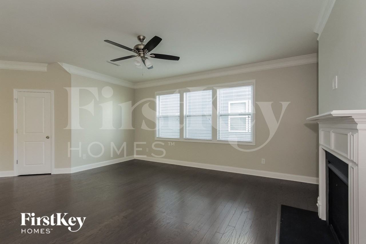 8137 Kalson St - Photo 4 of 15