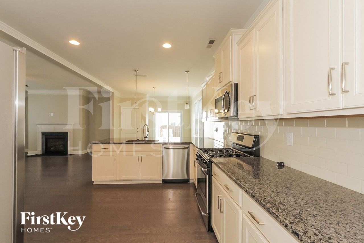 8137 Kalson St - Photo 6 of 15