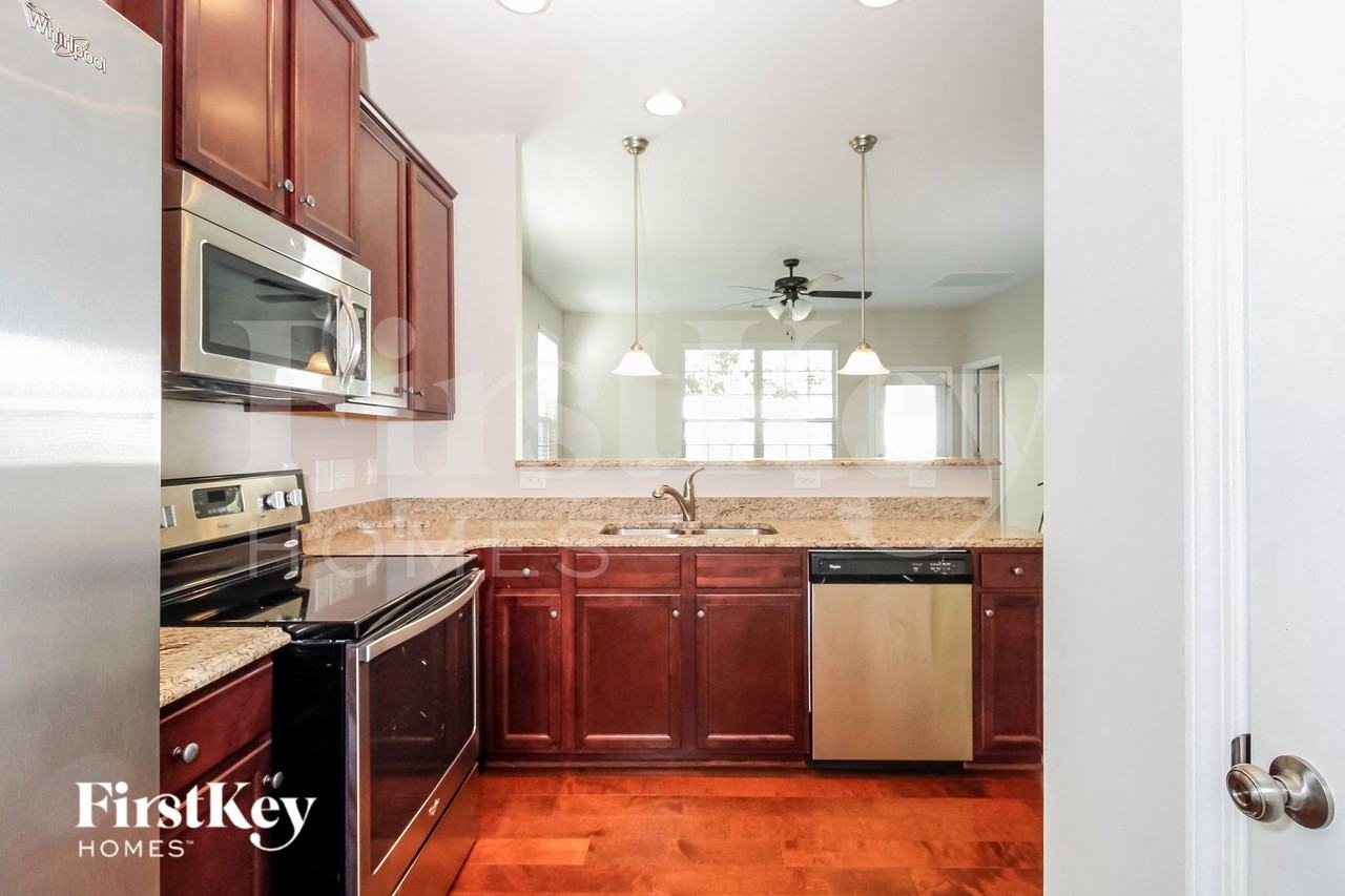 3765 Crestwell Cove Ct - Photo 4 of 15