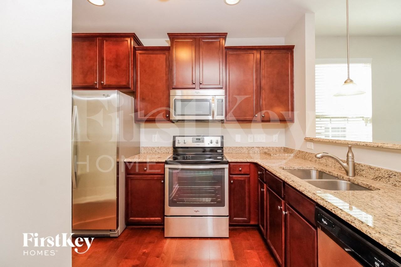 3765 Crestwell Cove Ct - Photo 5 of 15