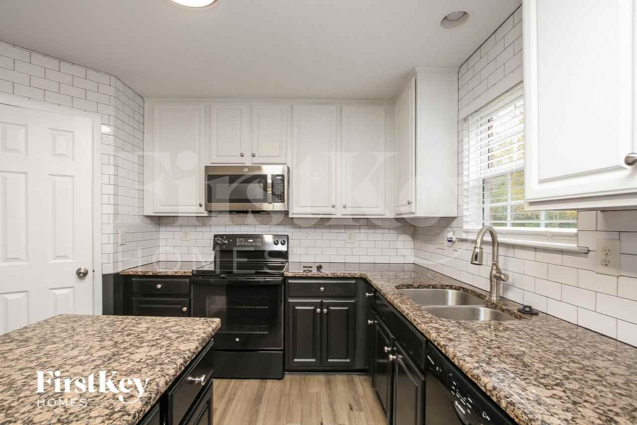 4215 Greenfield Cir Nw - Photo 5 of 15