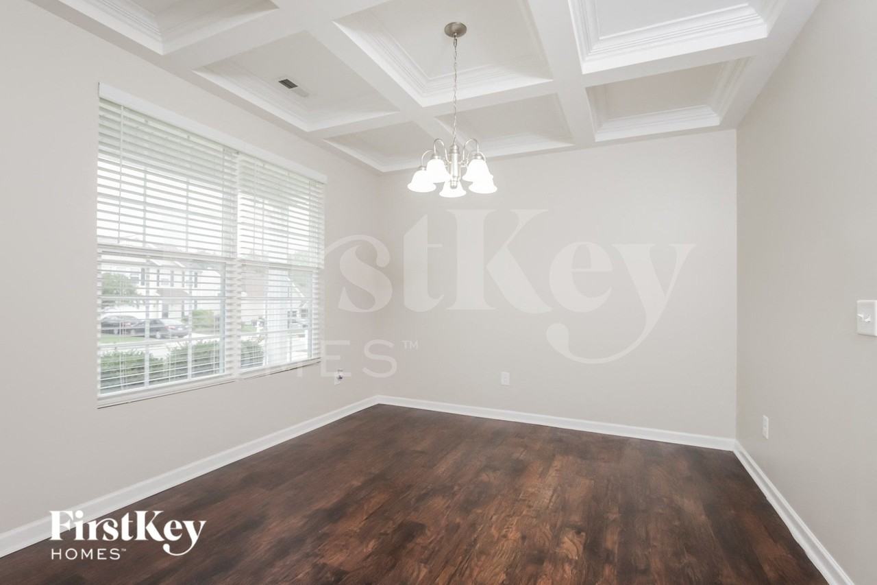 3505 Panarama Drive - Photo 4 of 15