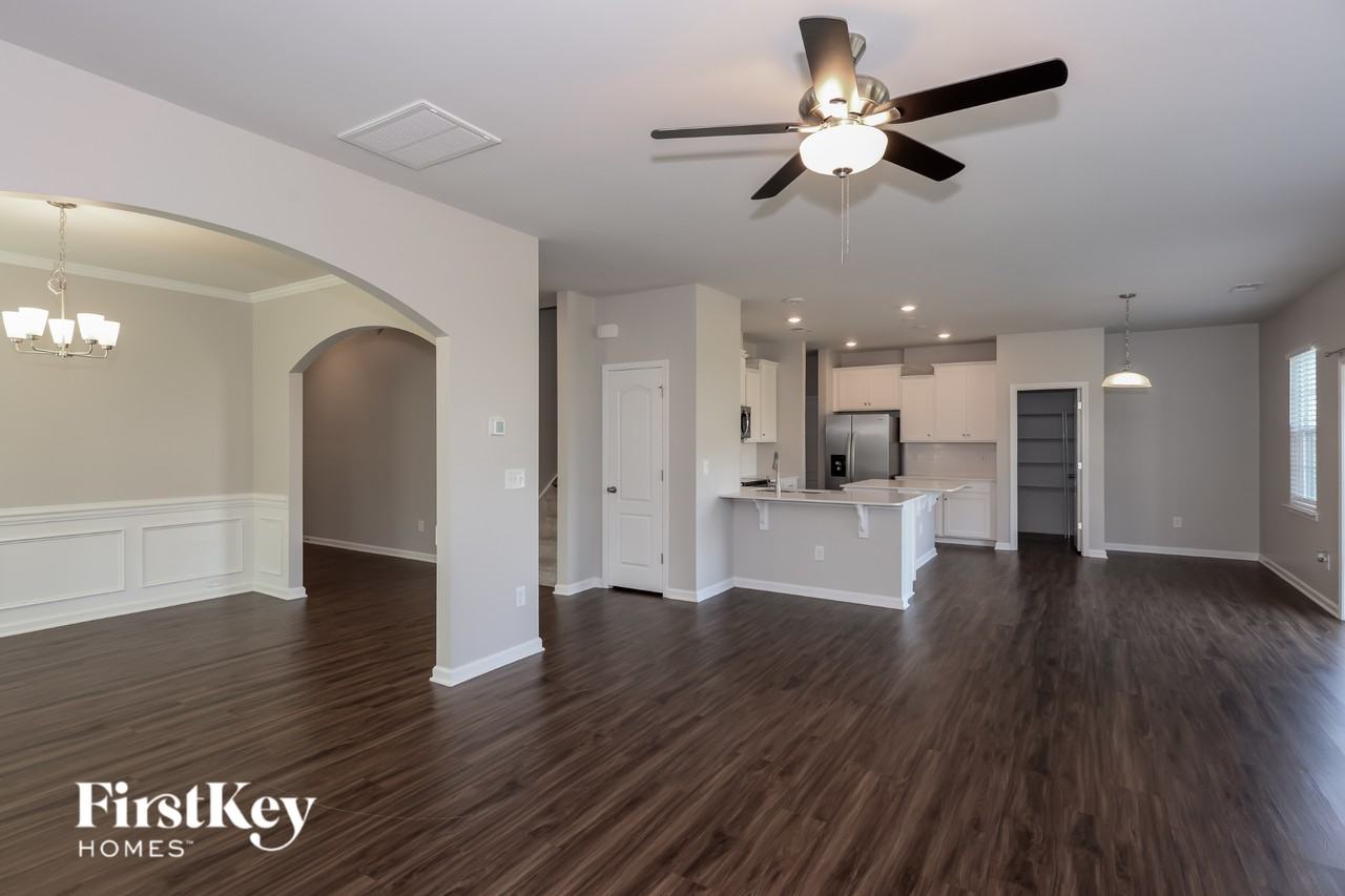 16021 Pela Croix Drive - Photo 4 of 15