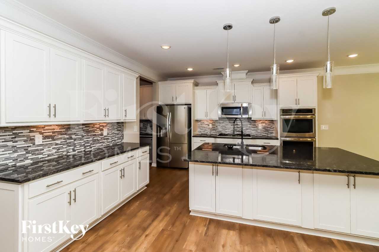 5081 Devonshire Rd - Photo 7 of 16