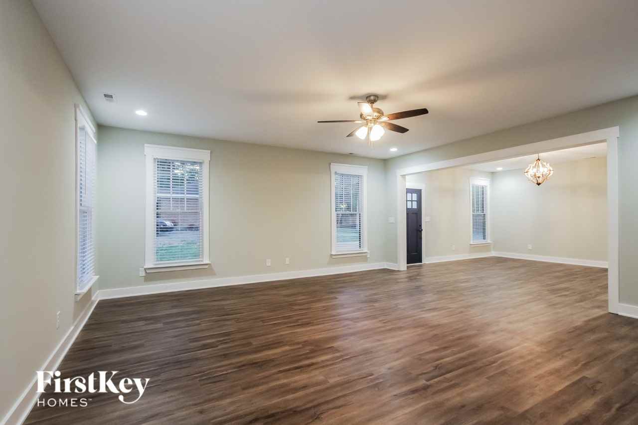 300 S Crawford St - Photo 3 of 15