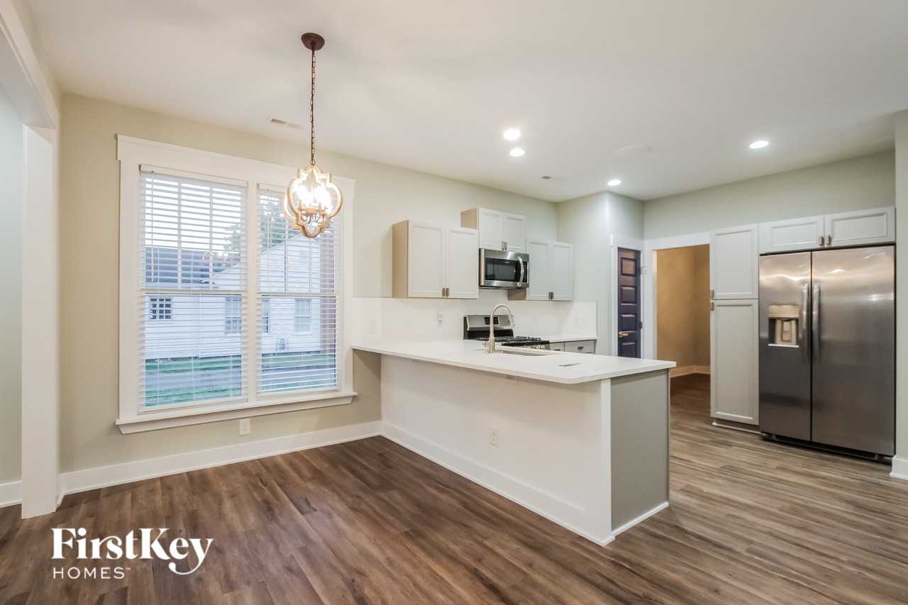 300 S Crawford St - Photo 6 of 15