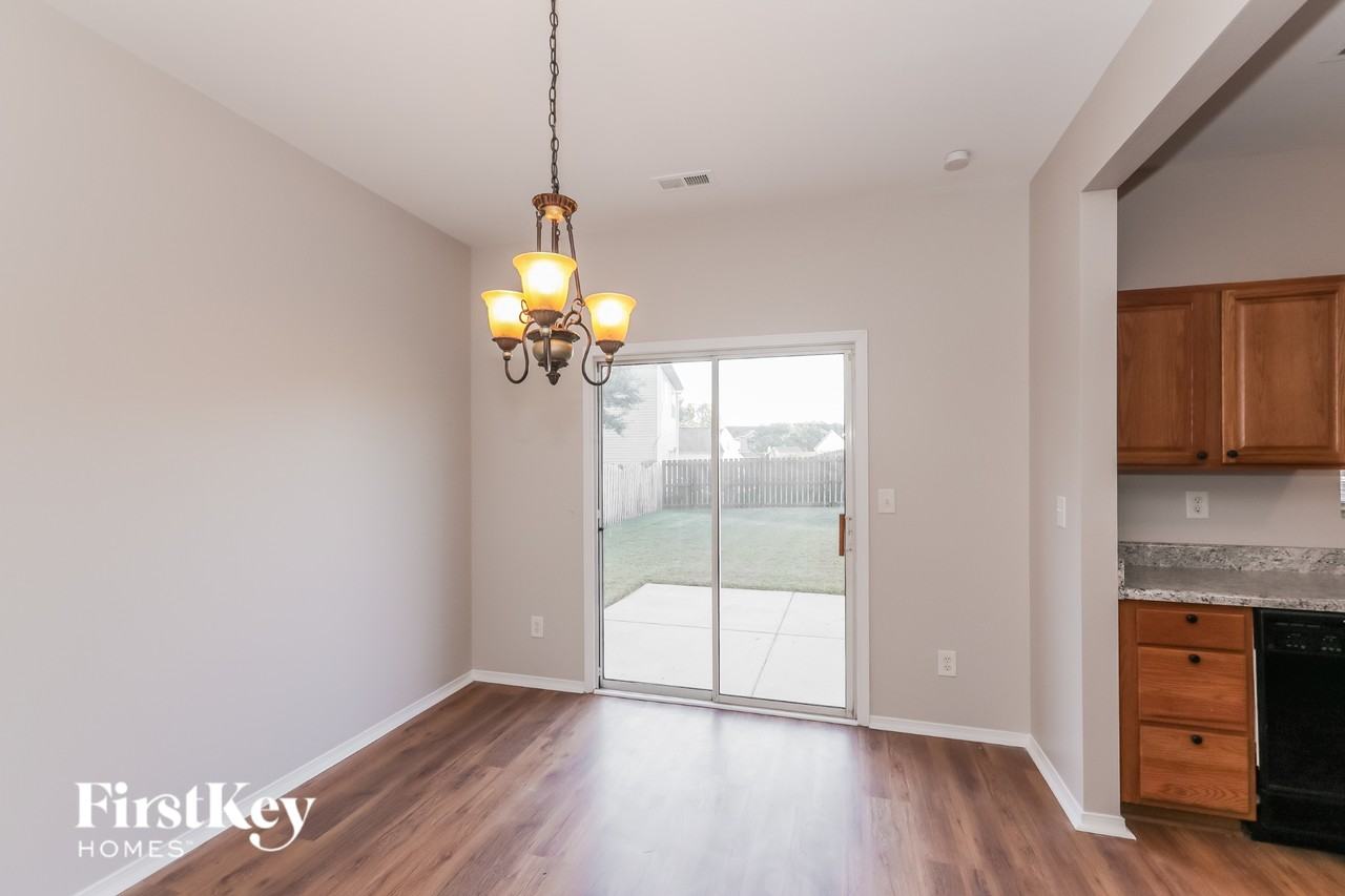 2344 Buckleigh Dr - Photo 5 of 15