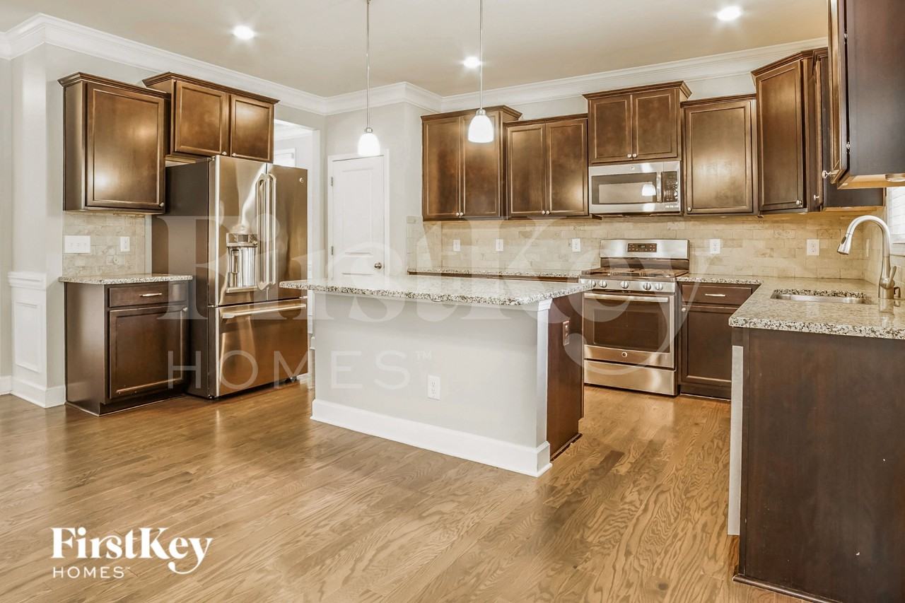 307 Summerwalk Rd - Photo 4 of 16