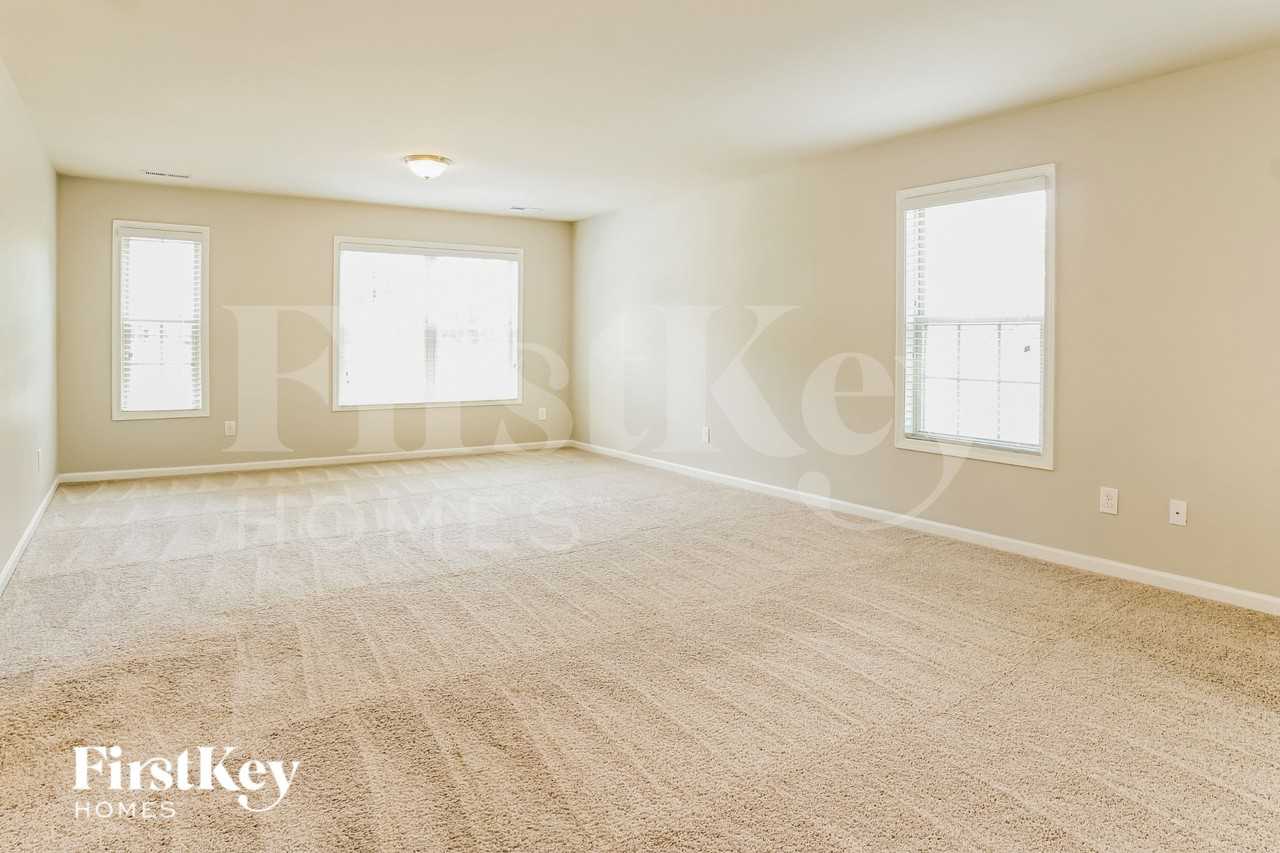 307 Summerwalk Rd - Photo 5 of 16