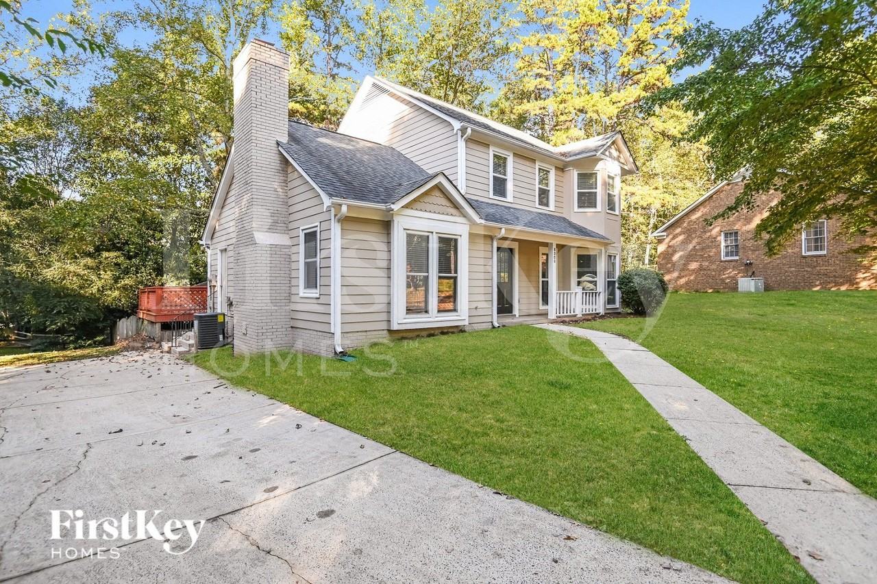 8308 Lacewood Pl - Photo 3 of 15