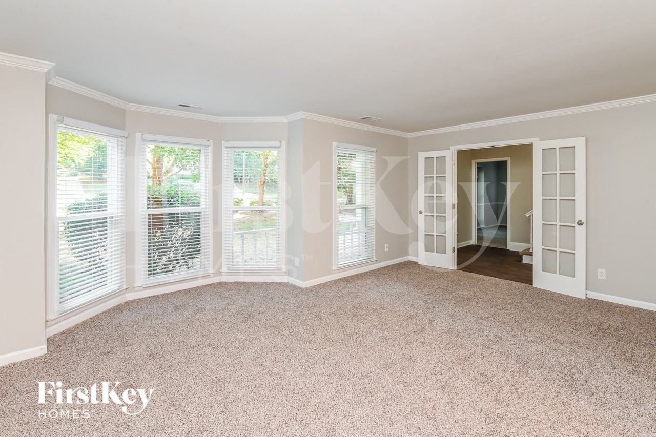 8308 Lacewood Pl - Photo 6 of 15