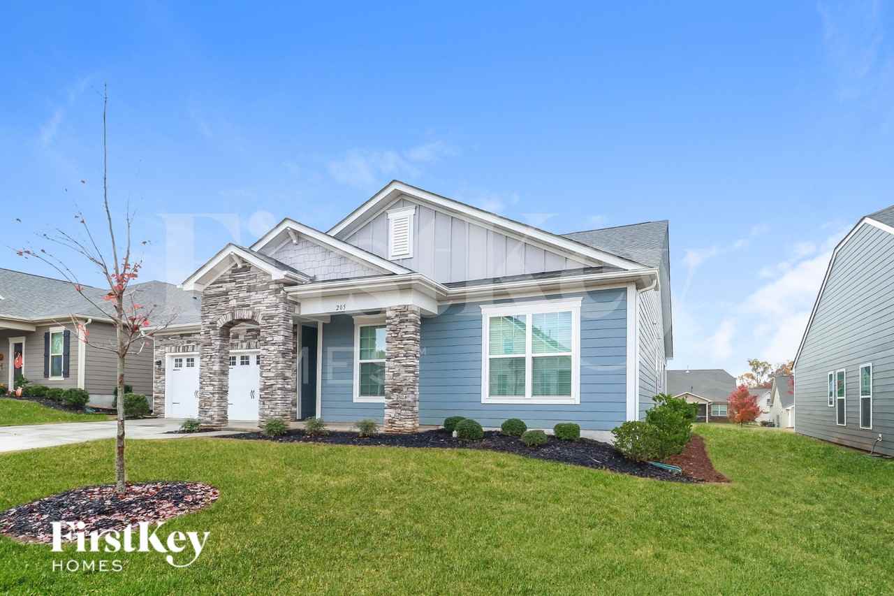 205 Barberry Dr - Photo 2 of 15