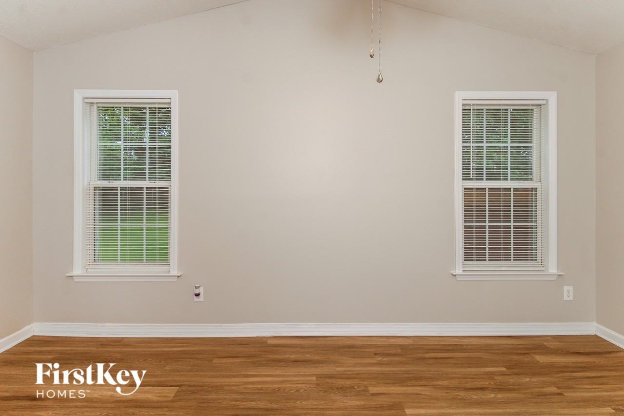 129 Bridlewood Ave - Photo 6 of 15