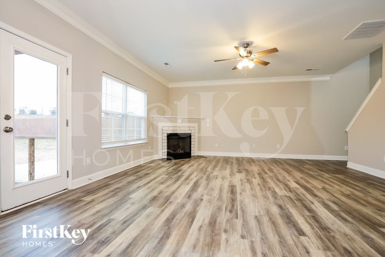 5390 Holbein Gate Drive - Photo 5 of 15