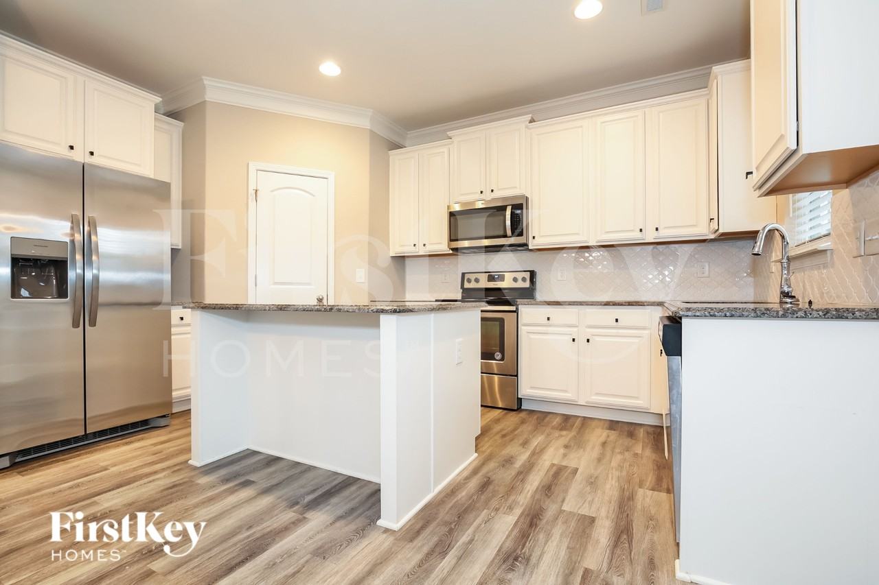 5390 Holbein Gate Drive - Photo 7 of 15