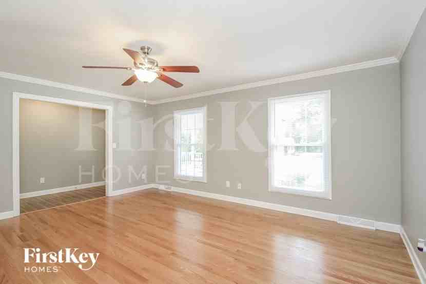 6101 Bobbybrook Dr - Photo 3 of 15