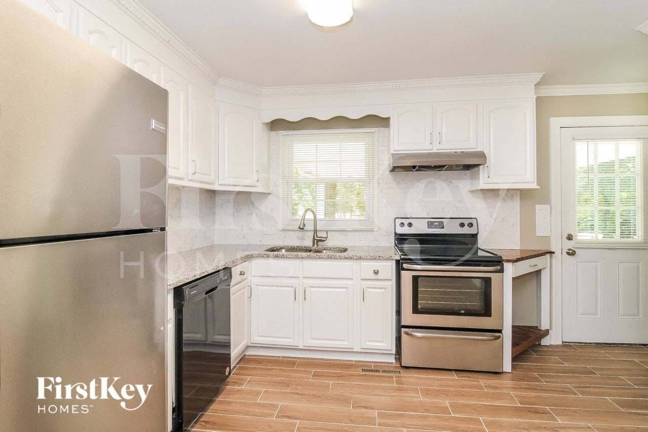 6101 Bobbybrook Dr - Photo 6 of 15