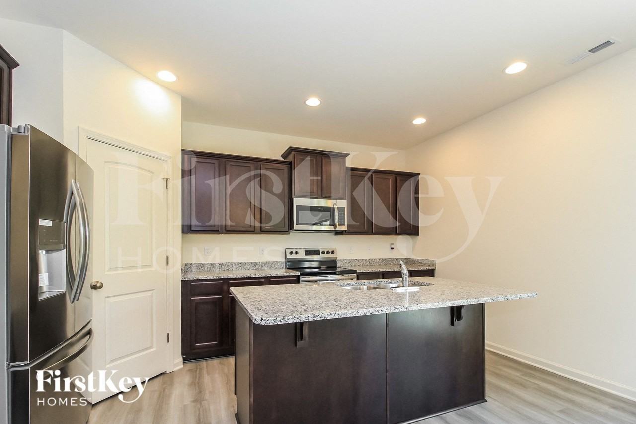 5704 Beaver Pond Court - Photo 5 of 15