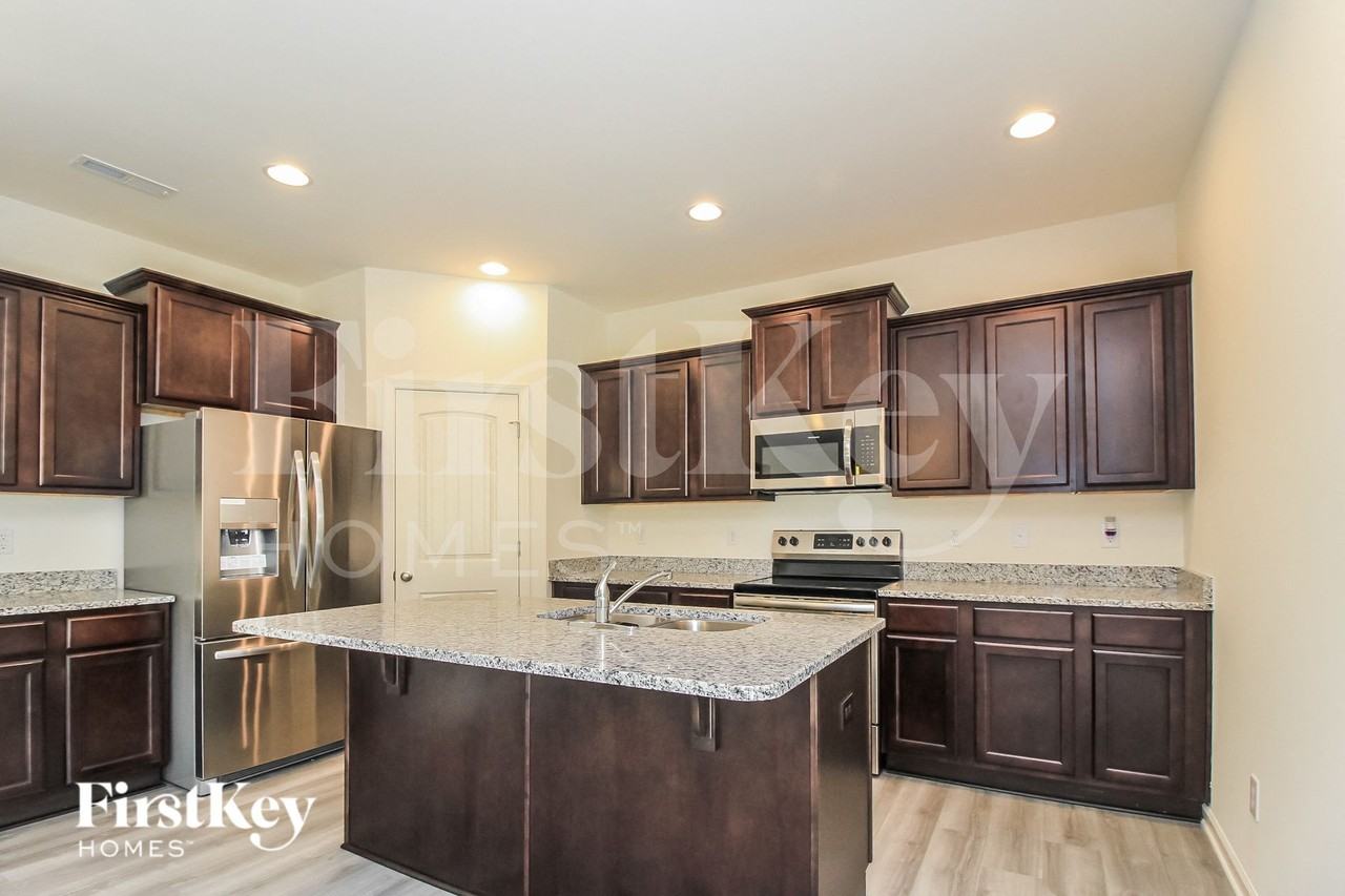 5704 Beaver Pond Court - Photo 6 of 15