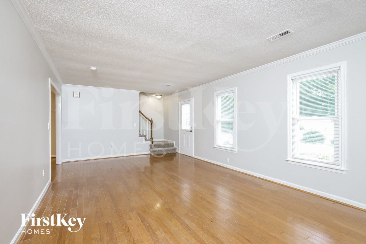 3224 Timberwolf Ave - Photo 4 of 15