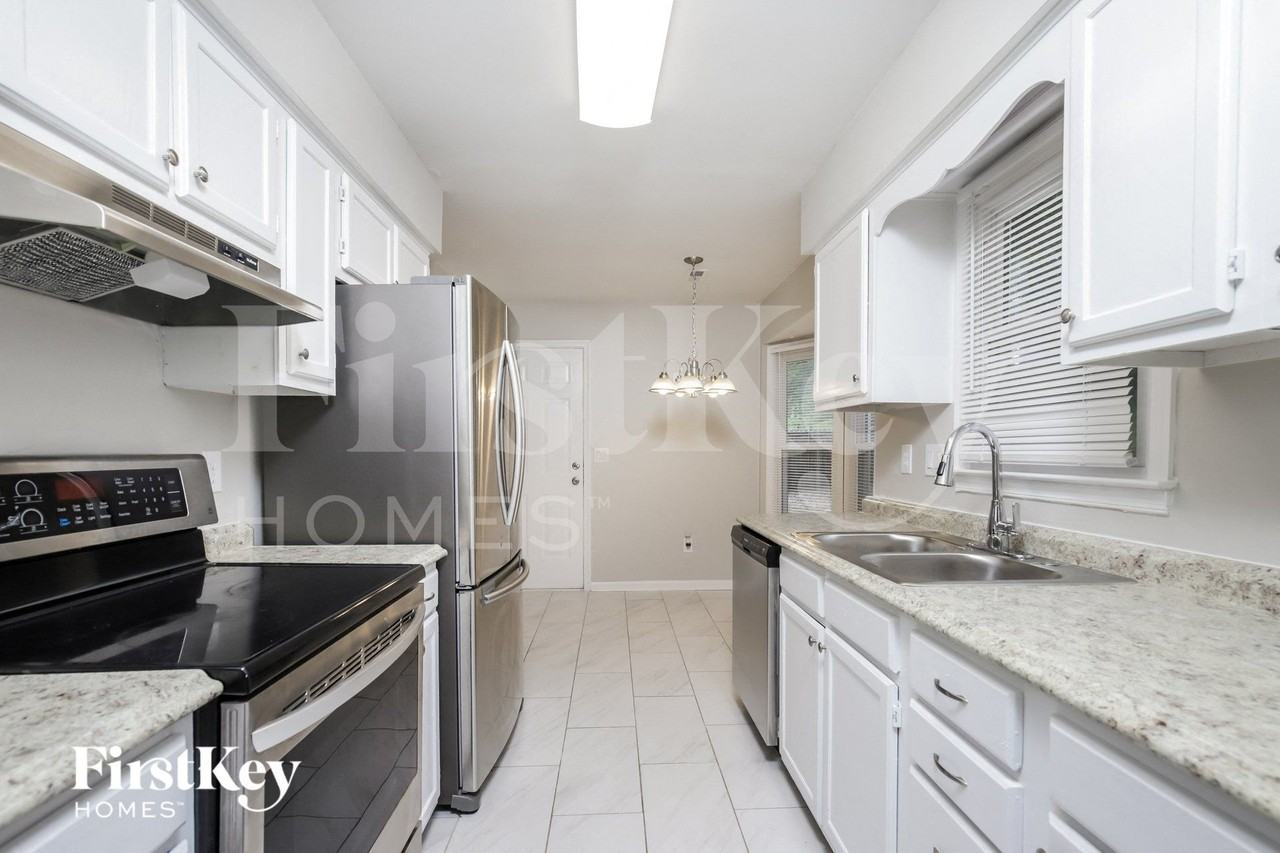 3224 Timberwolf Ave - Photo 7 of 15