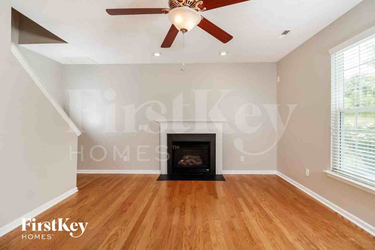 6161 Glen Way Dr - Photo 2 of 15