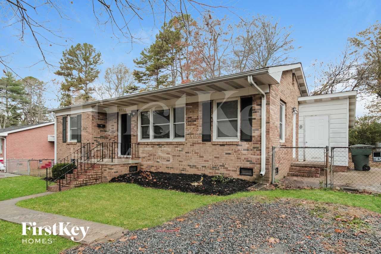 2754 Mary Ave - Photo 2 of 16