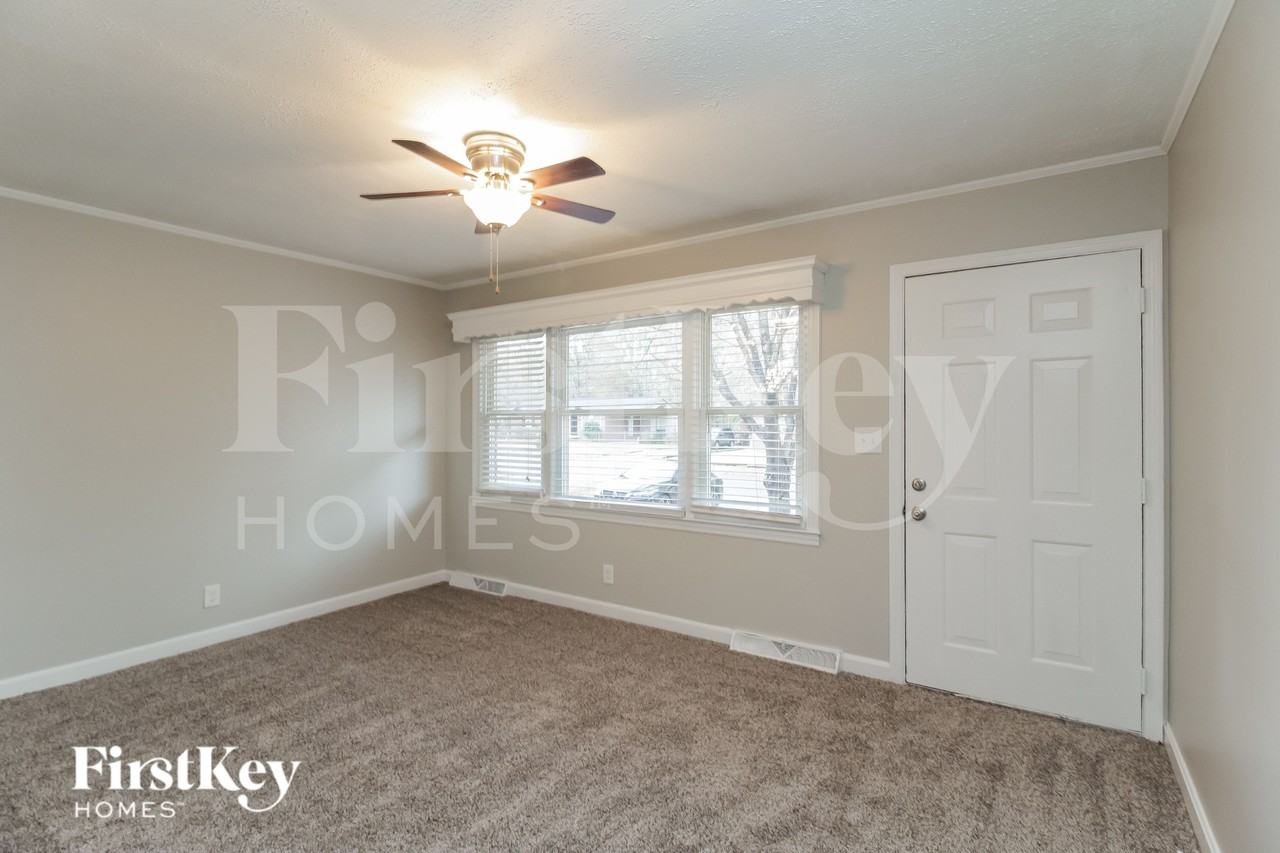 2754 Mary Ave - Photo 4 of 16