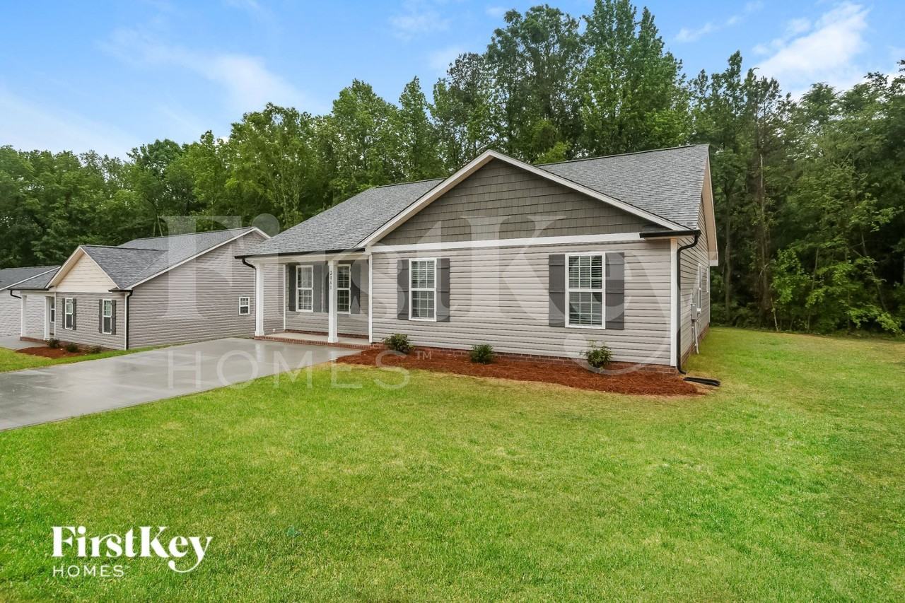 2061 Samantha Drive - Photo 3 of 15