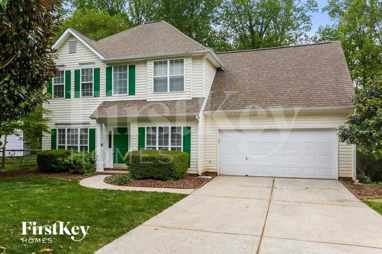 8618 Cedar Hollow Ln - Photo 2 of 15