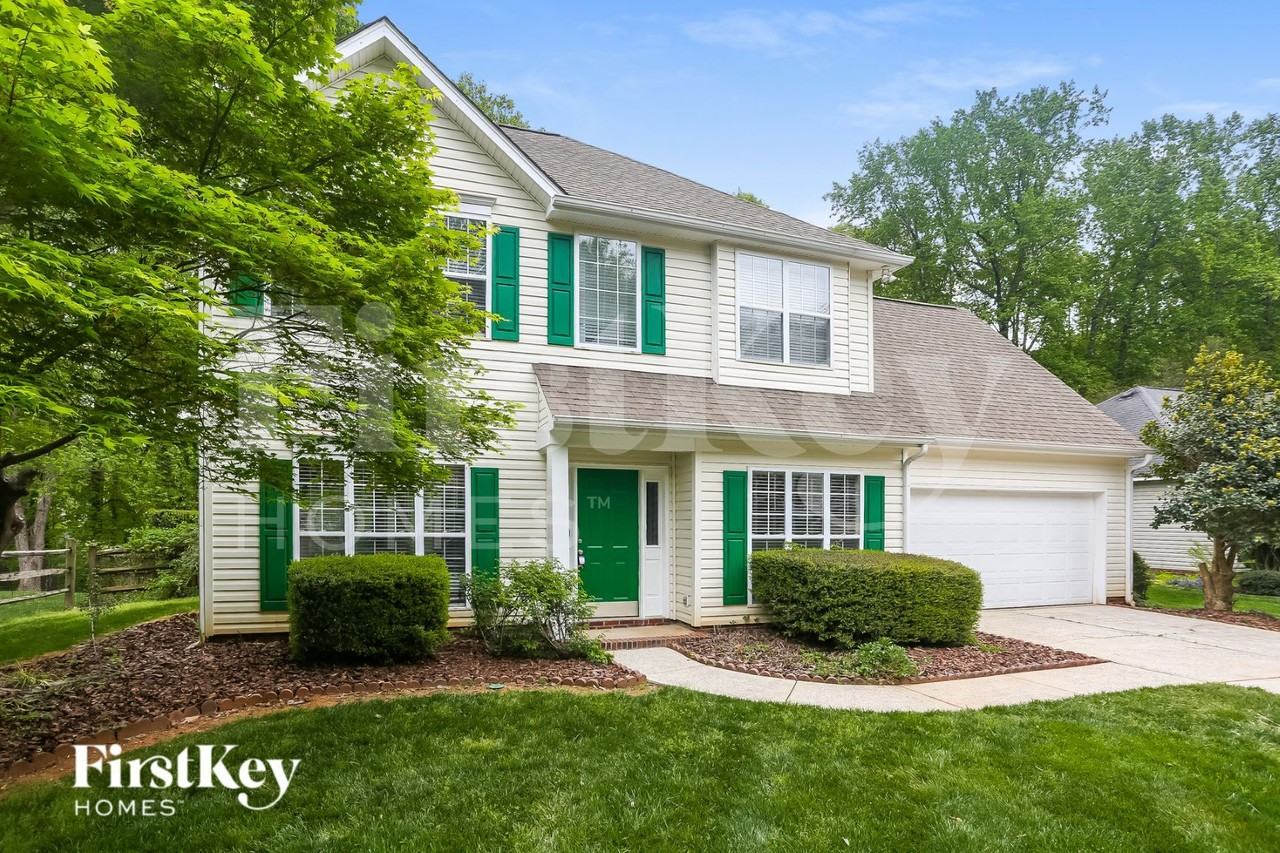 8618 Cedar Hollow Ln - Photo 3 of 15