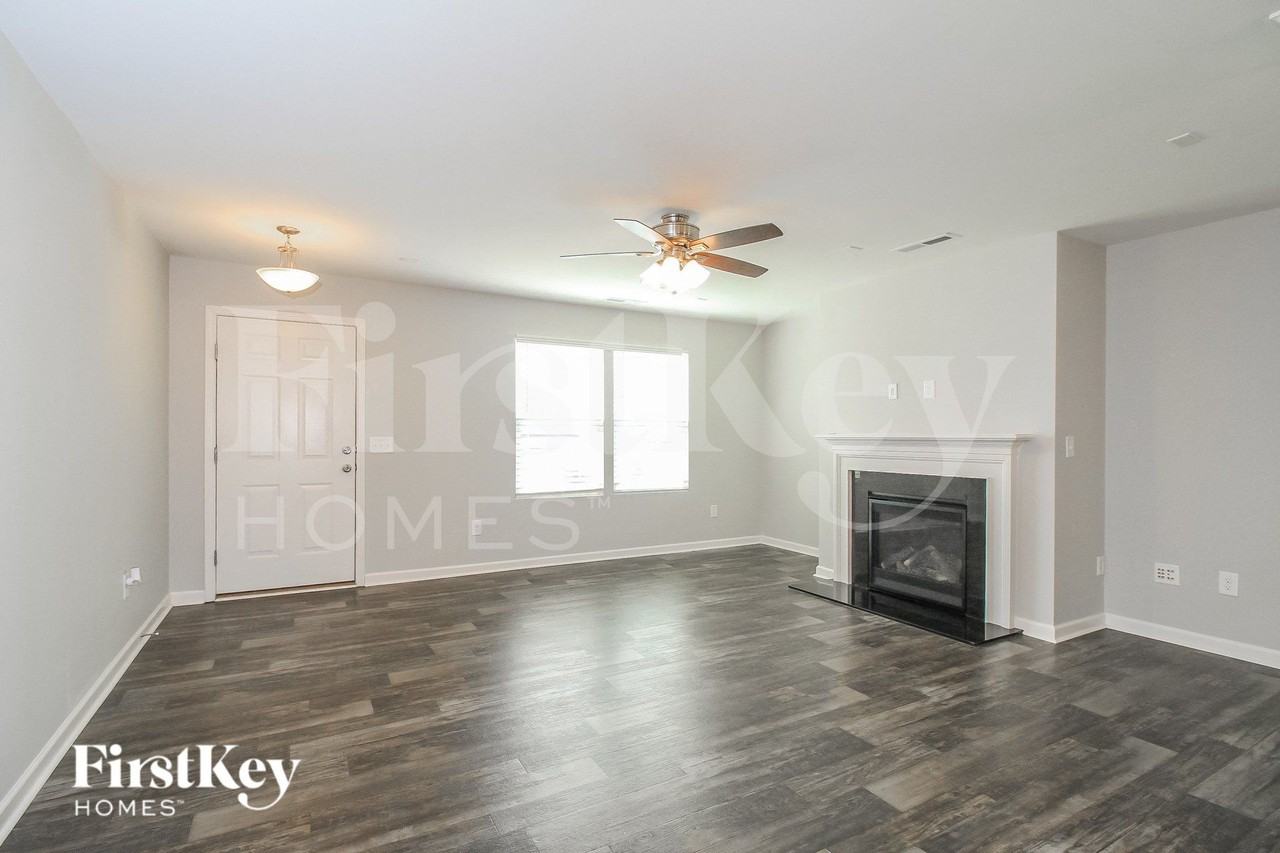 335 Inlet Place Dr - Photo 3 of 15