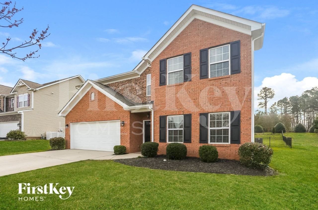 2250 Laurens Dr - Photo 3 of 15