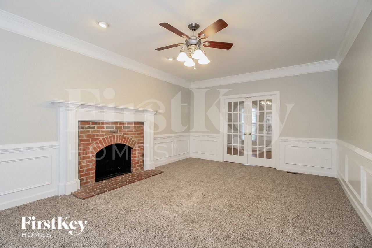 171 Scottsdale Drive - Photo 3 of 15