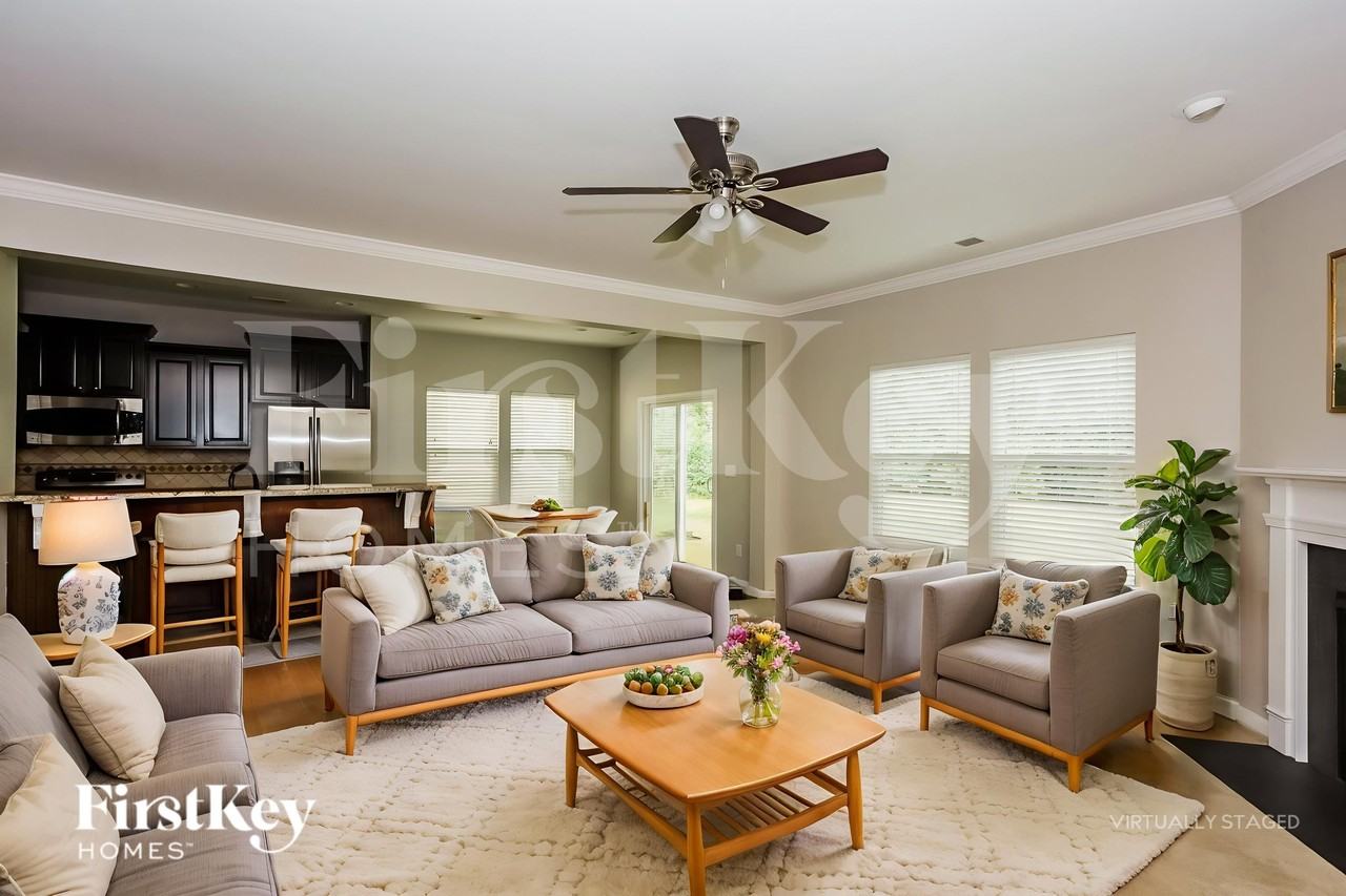 2299 Isaac St - Photo 5 of 18